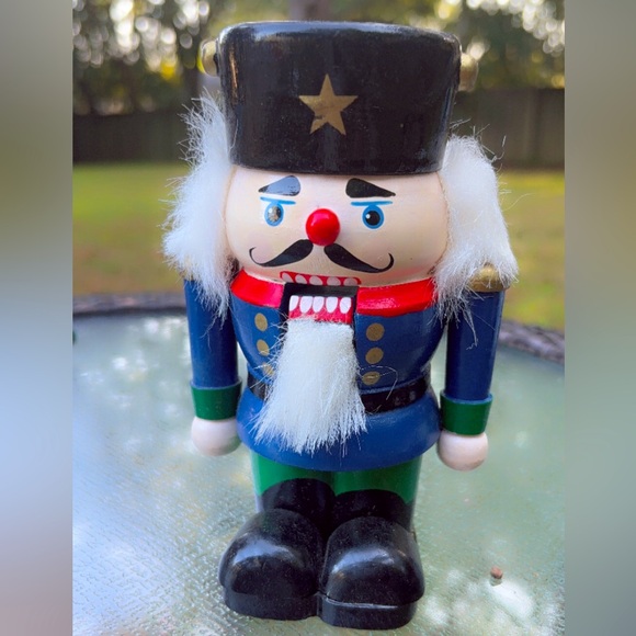 Nutcracker - Picture 1 of 2